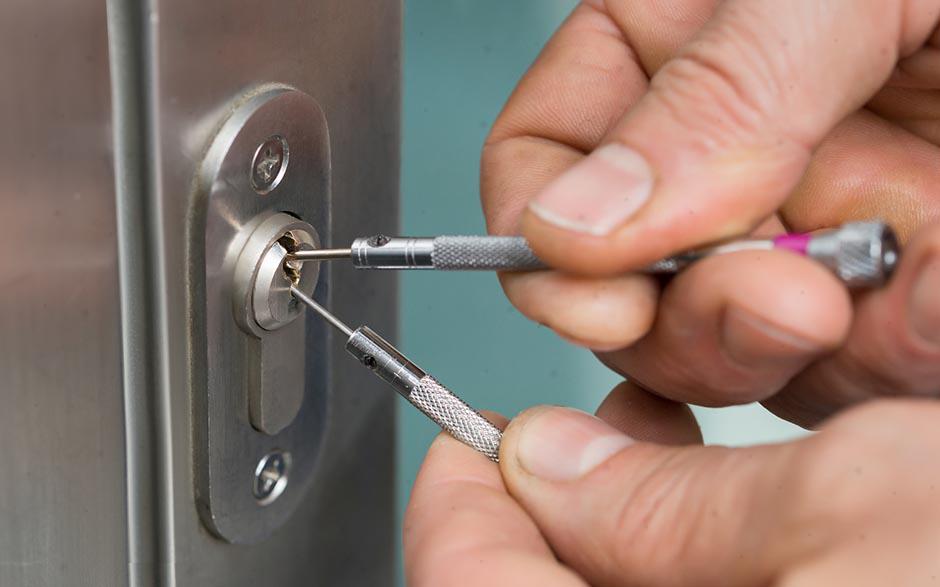 ouvrir une porte Mallemort