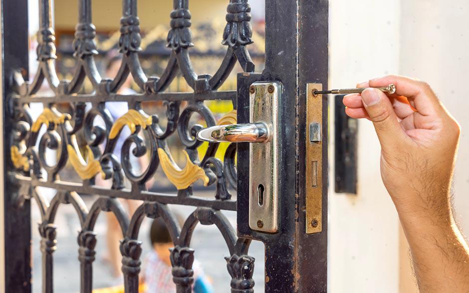 ouvrir une porte Mallemort
